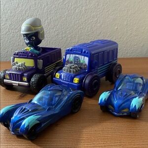 PJ mask die cast 2 catboys cars and 2 villains with cars